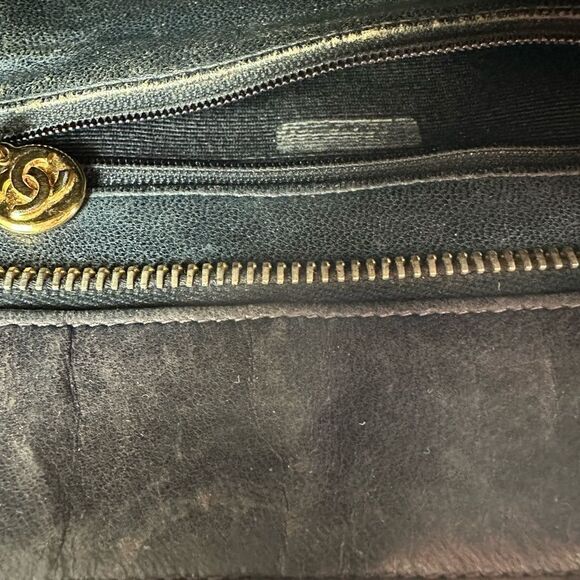 CHANEL Brown Quilted Shoulder Bag with Gold Accents - Picture 12 of 16